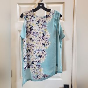BCBG MaxAzria floral top. Size L